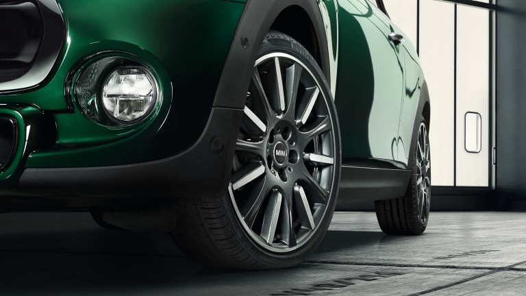 MINI 3-door Hatch – green  – wheels and tyres