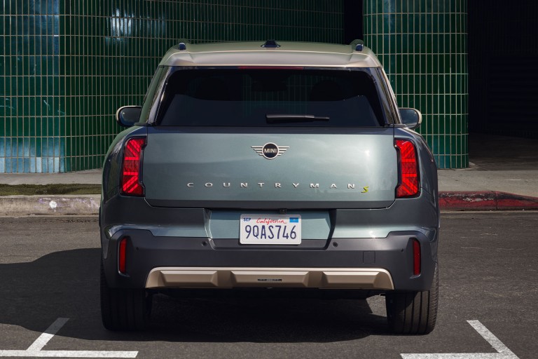 MINI all-electric Countryman - exterior - roof