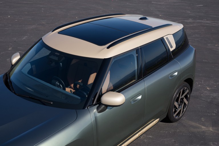 MINI Countryman - exterior - sunroof